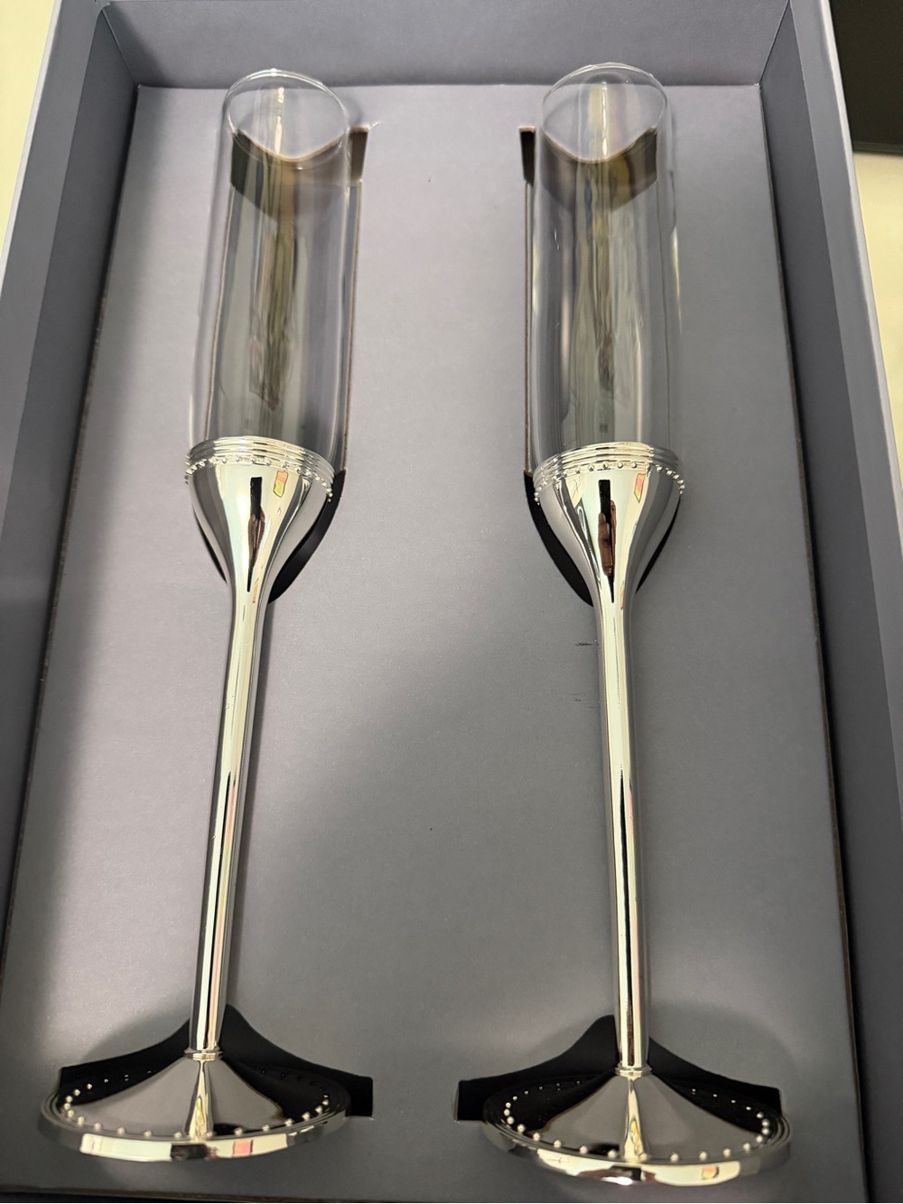 Vera Wang Wedgwood Grosgrain Champagne Flute Set -Silver NIB